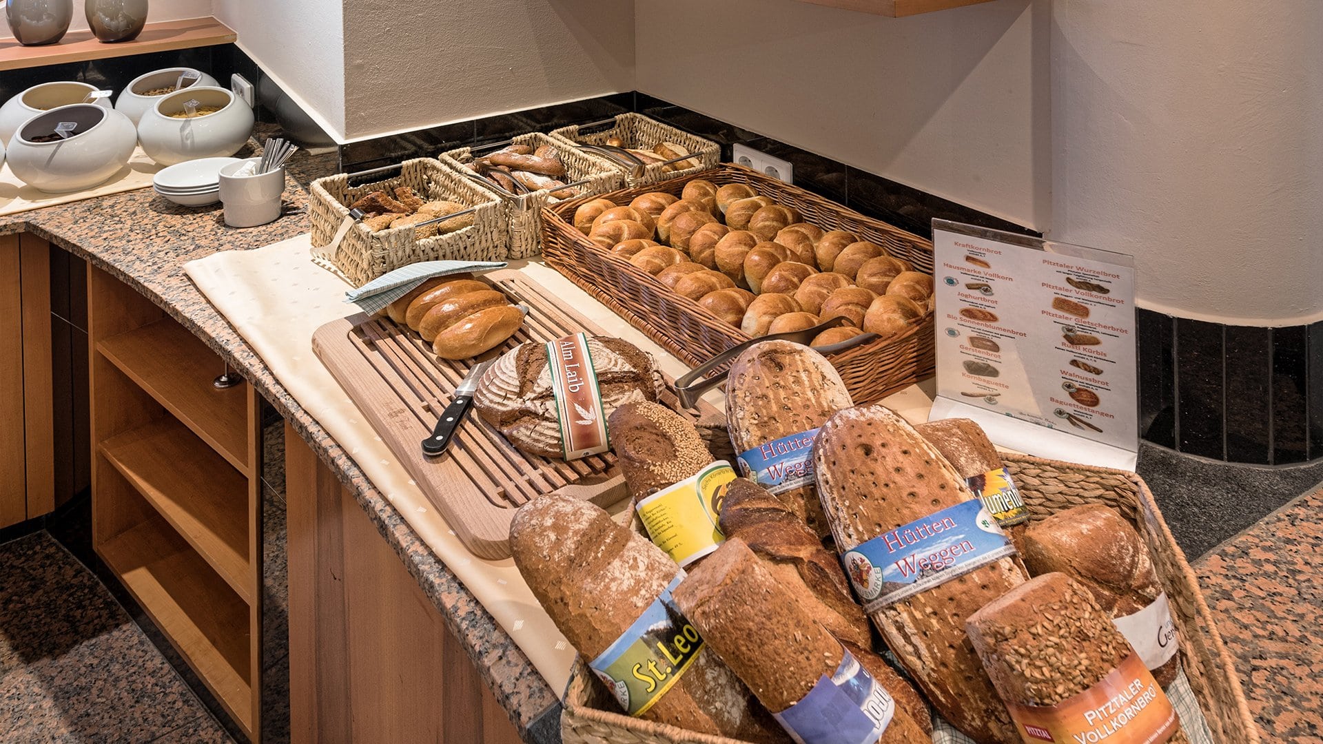 Hotel 5 restaurant fruehstuecksbueffet5