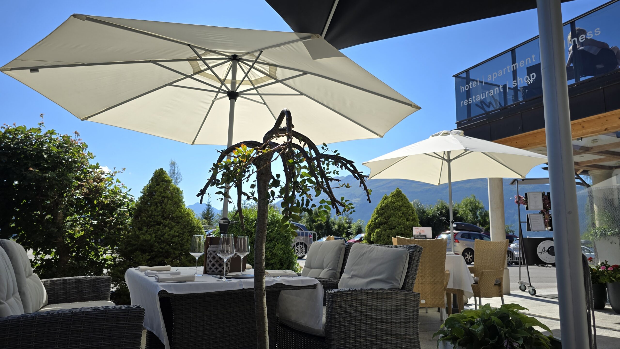 Restaurant 8 Terrasse 2 scaled